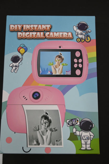 INSTANT DIGITAL CAMERA